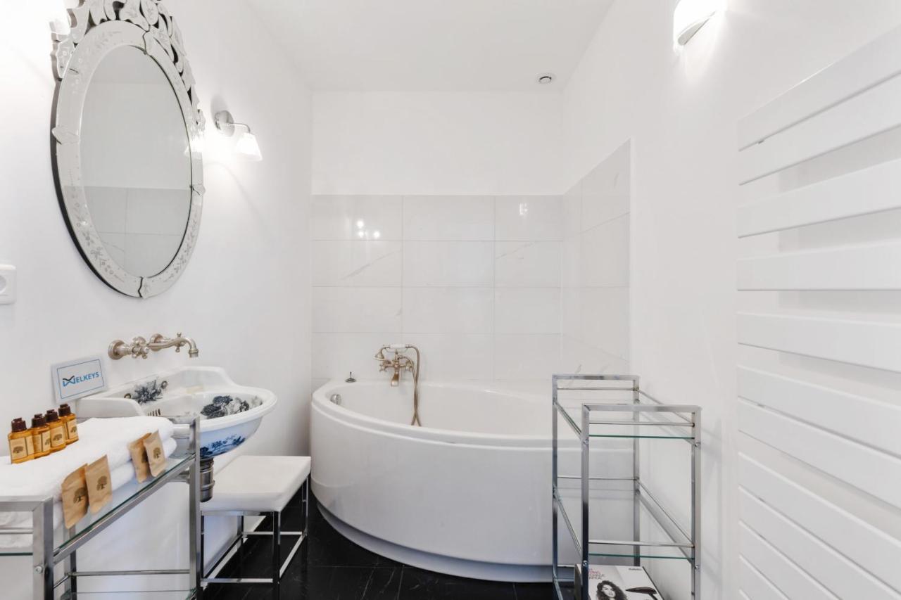 Superb Flat With Sea View In The Former Grand - Welkeys Apartment *
